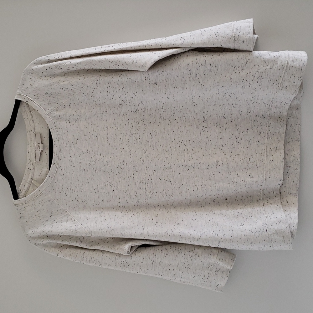 Loft off white / gray / charcoal speckled top. 3/4 jewel sleeve.
